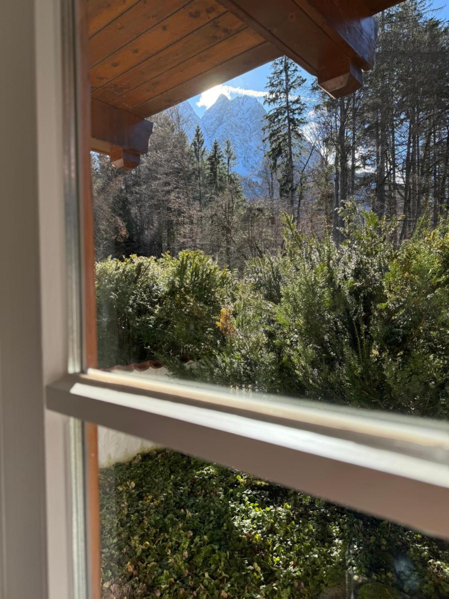 Kity Mit Terrasse Und Bergblick Grainau